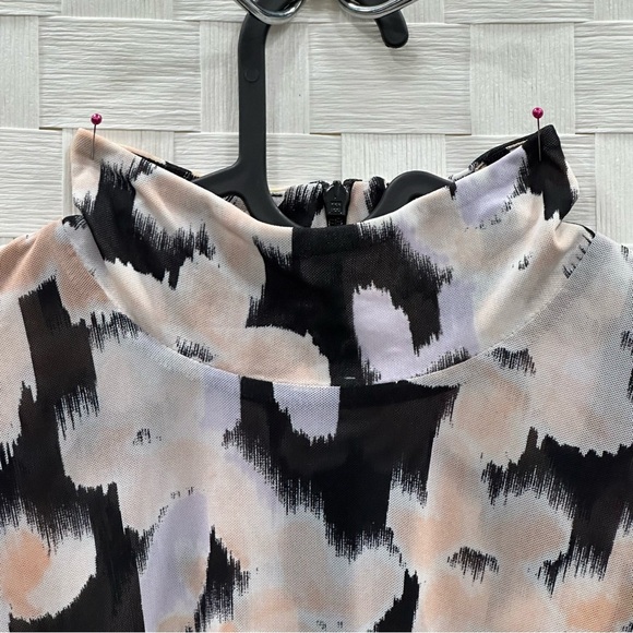 CABI Top Women Size L Black Peach Turtleneck Mesh Long Sleeve Sheer Floral Rayon - Picture 4 of 10